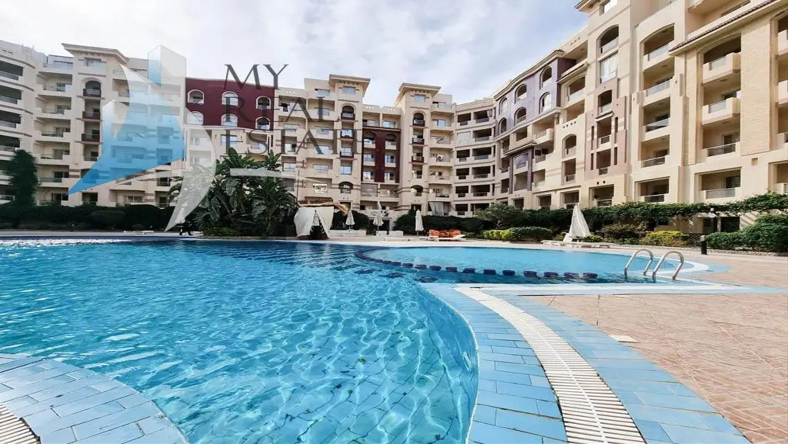 Furnished pool view 1 bed in Florenza Khamsin