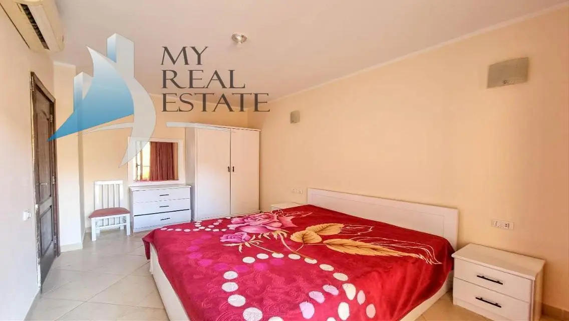 Furnished pool view 1 bed in Florenza Khamsin