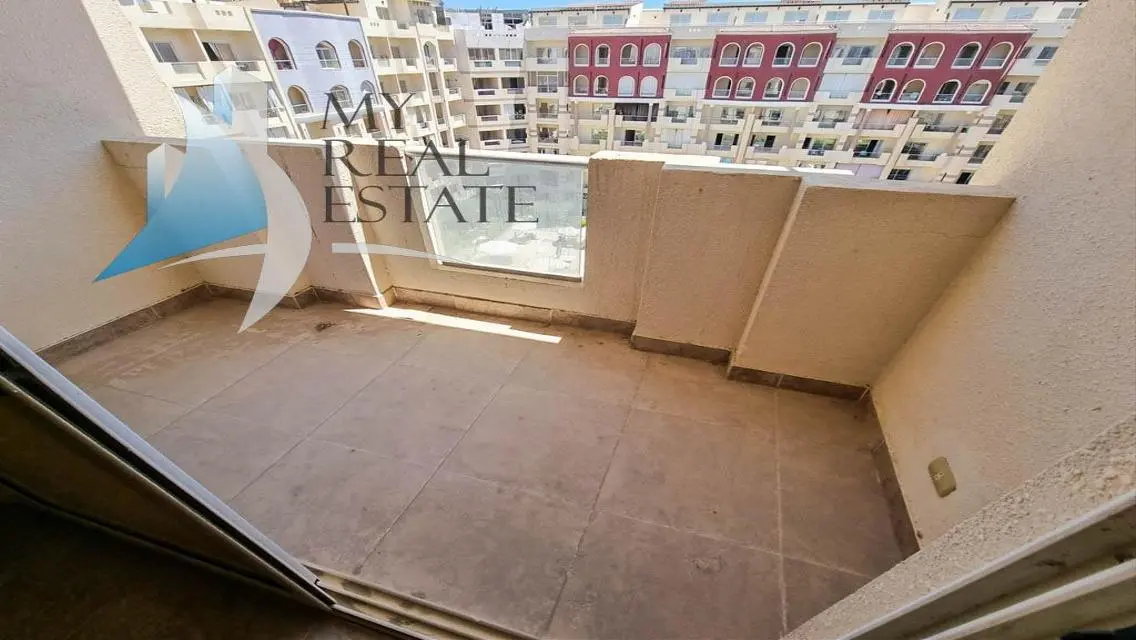 Pool view higher floor brand new 1 bed