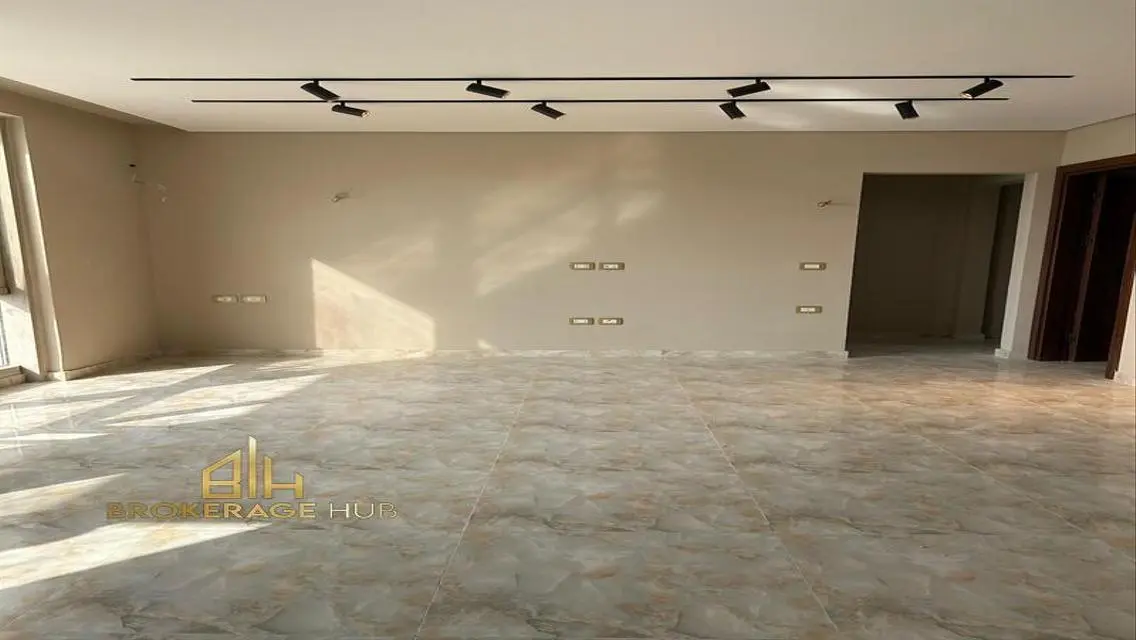 Luxury 160 sqm Apartment for Rent in the Heart of the City