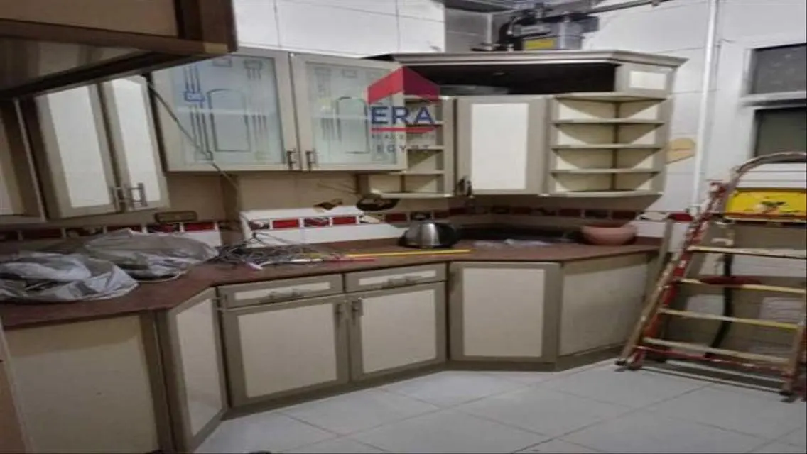 شقة فاخرة بثلاث غرف نوم للإيجار