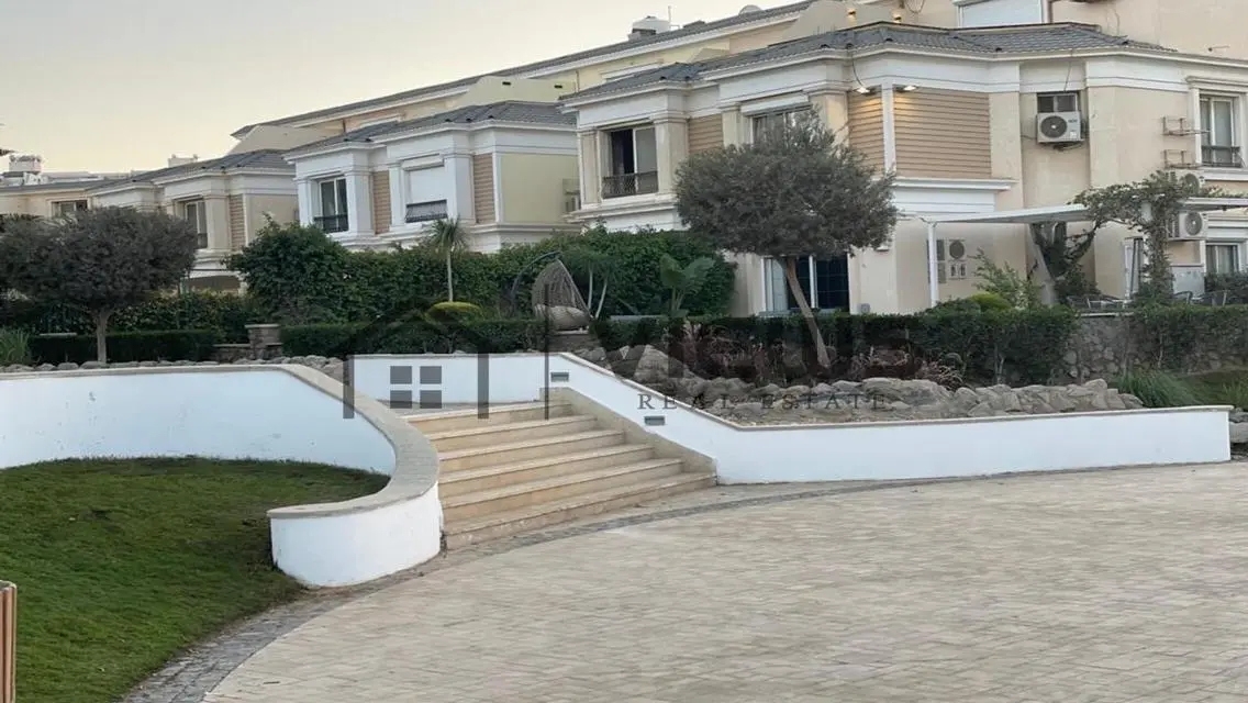 Luxury Apartment for Sale with Lake View