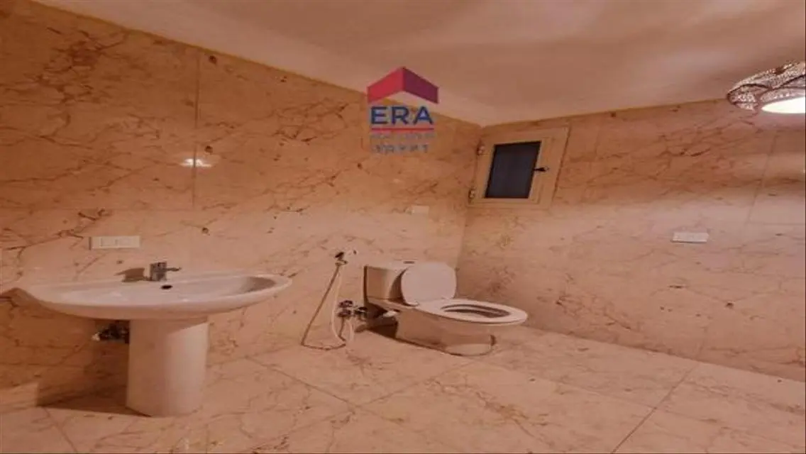 عقار مميز للبيع