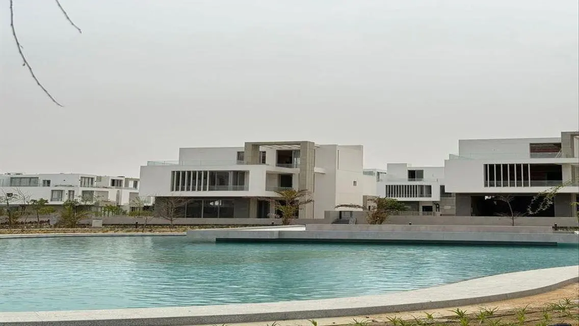 Luxury Apartment for Sale with Ample Space in Prime Location