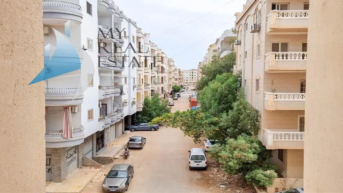 شقة بغرفة نوم واحدة للبيع في فلورانزا خمسين