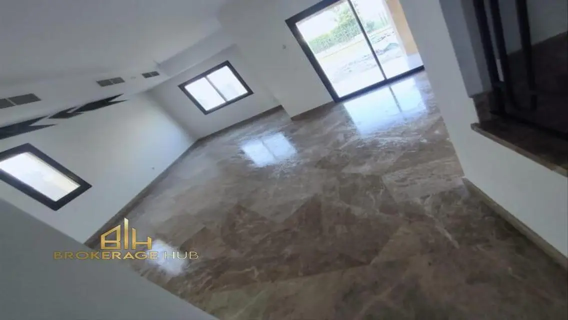 فيلا فاخرة للإيجار في ميفيدا 120,000 جنيه