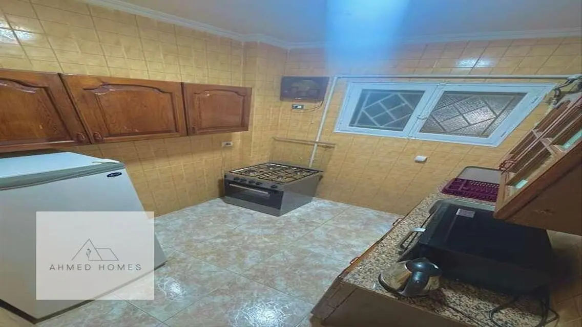 عقار راقٍ للإيجار بمساحة 3000 متر