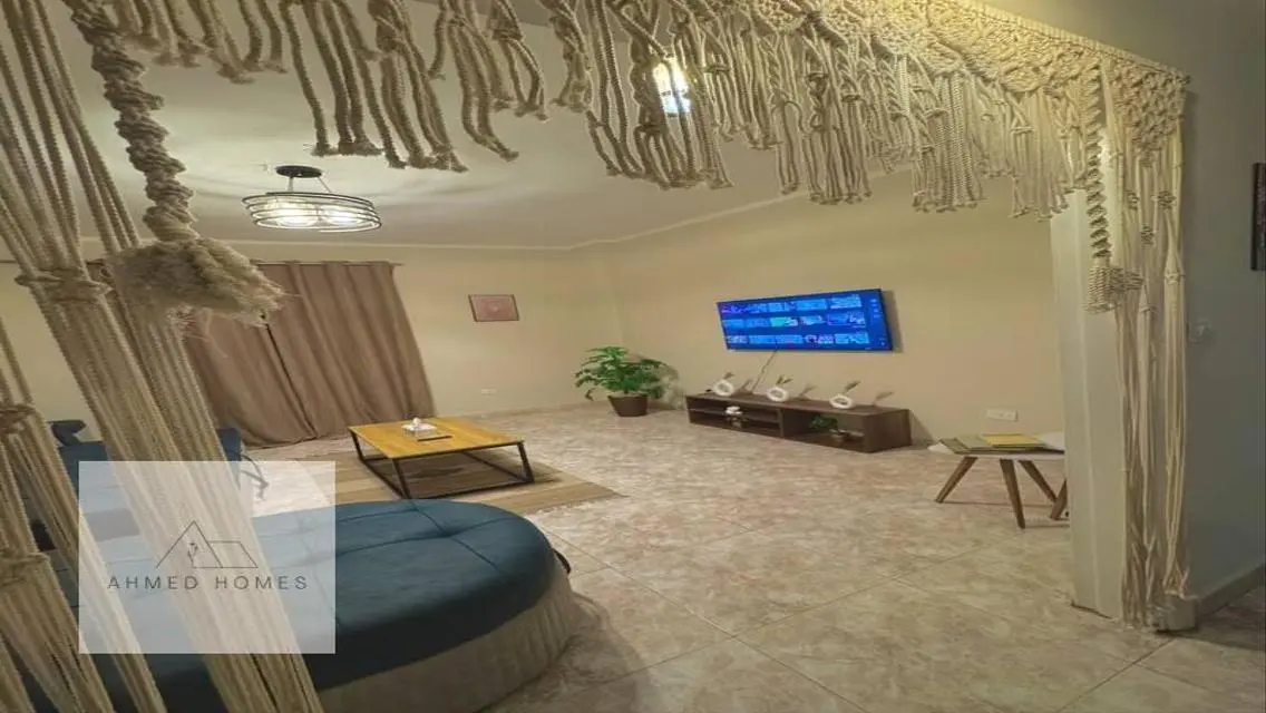 عقار راقٍ للإيجار بمساحة 3000 متر