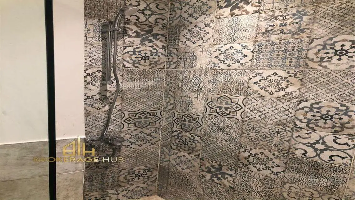 شقة فاخرة بمساحة 320 متر في ميفيدا
