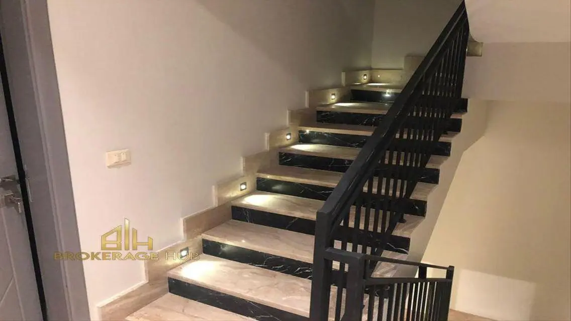 شقة فاخرة بمساحة 320 متر في ميفيدا