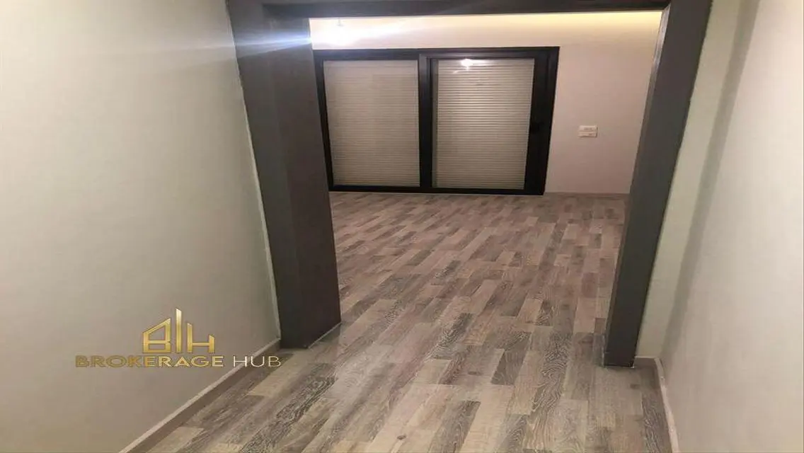 شقة فاخرة بمساحة 320 متر في ميفيدا