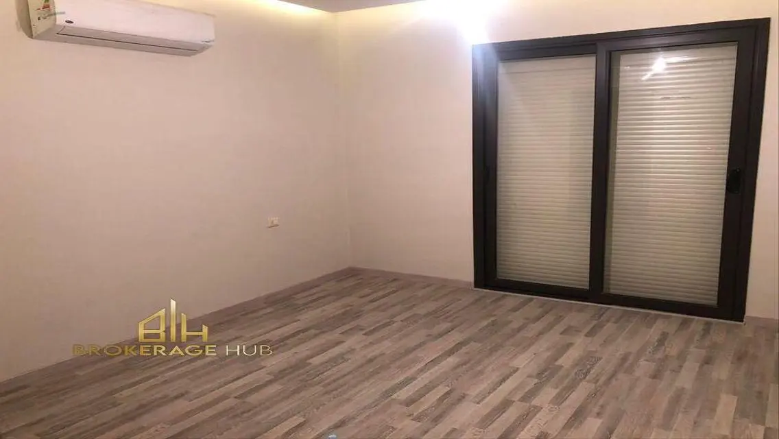 شقة فاخرة بمساحة 320 متر في ميفيدا