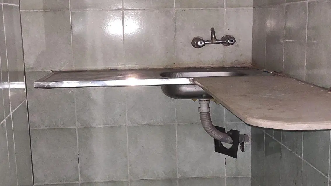 شقة فاخرة بمساحة كبيرة للبيع