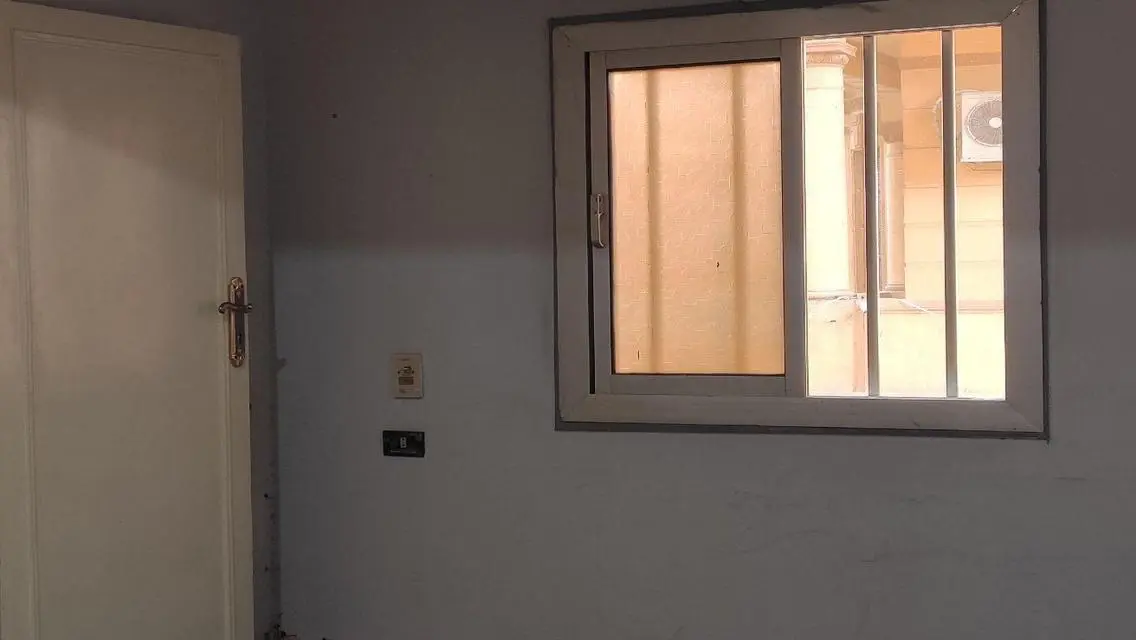 شقة فاخرة بمساحة كبيرة للبيع