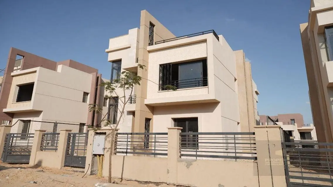 Luxury Villa in Alma Sheikh Zayed Compound