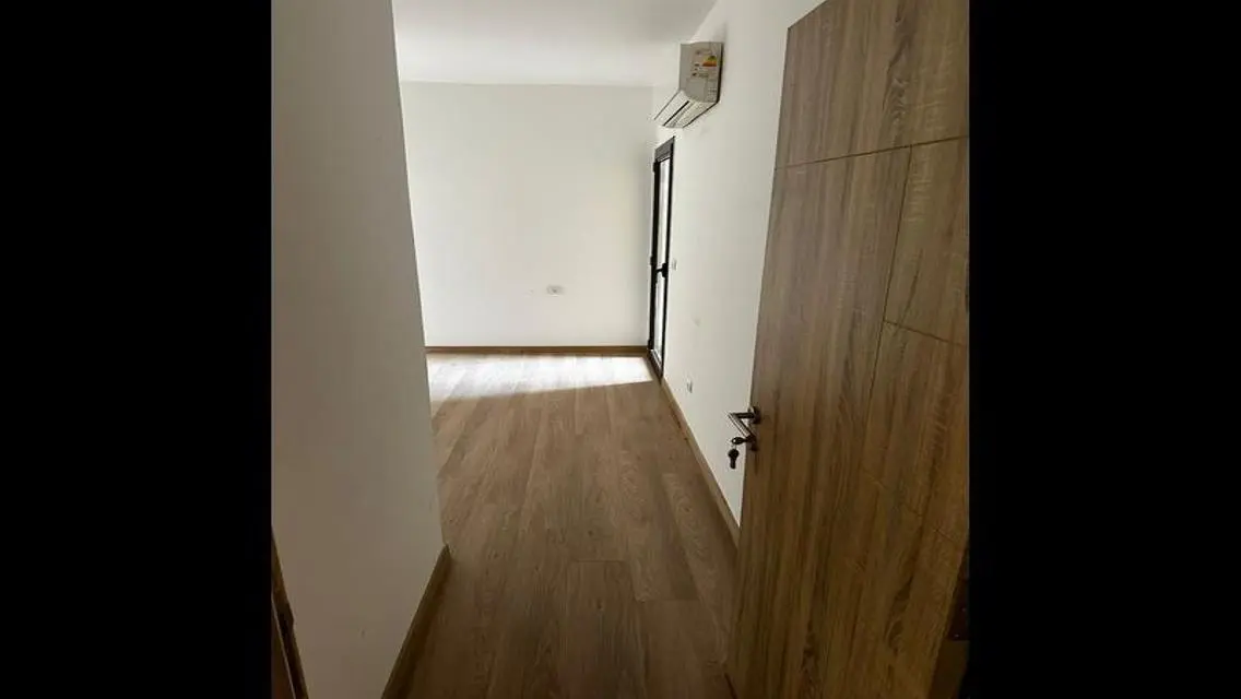 Luxurious Apartment for Rent with Lake View
