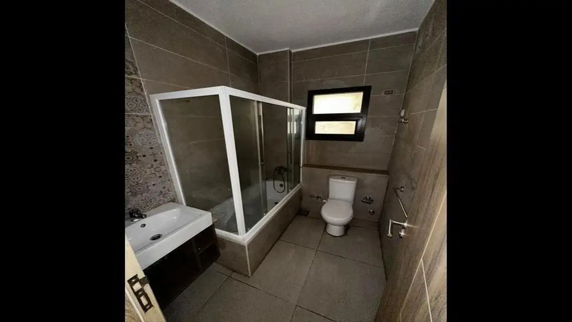 Luxurious Apartment for Rent with Lake View