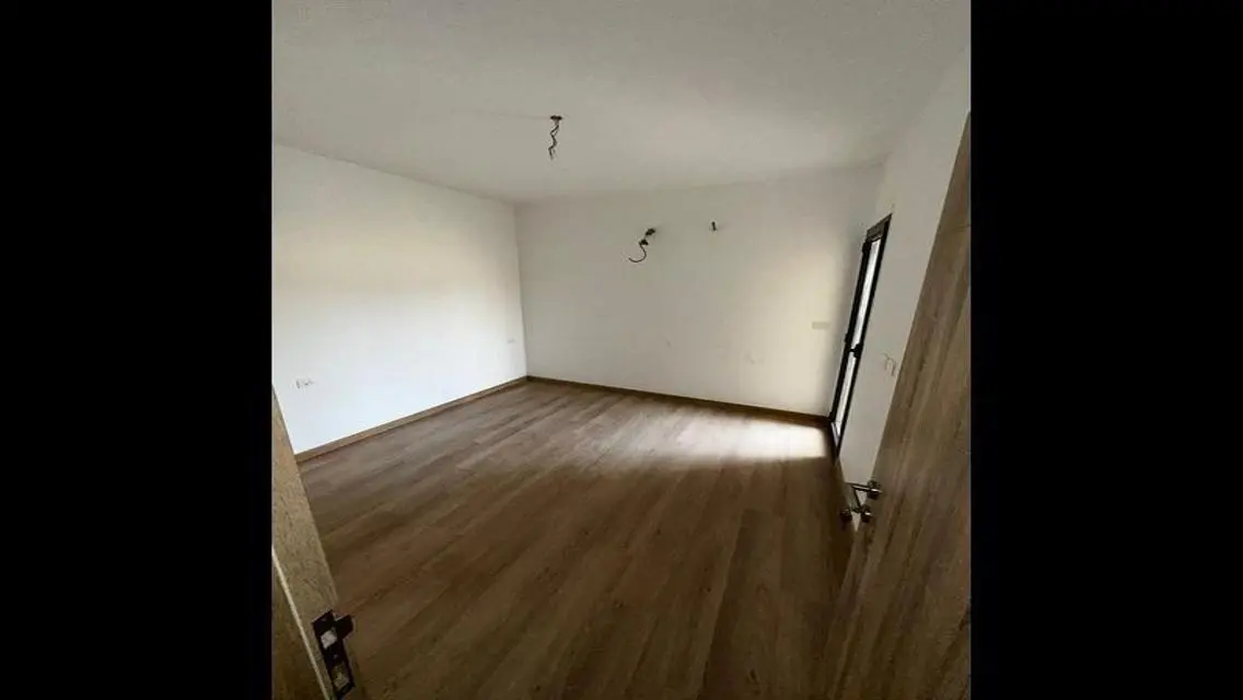 Luxurious Apartment for Rent with Lake View