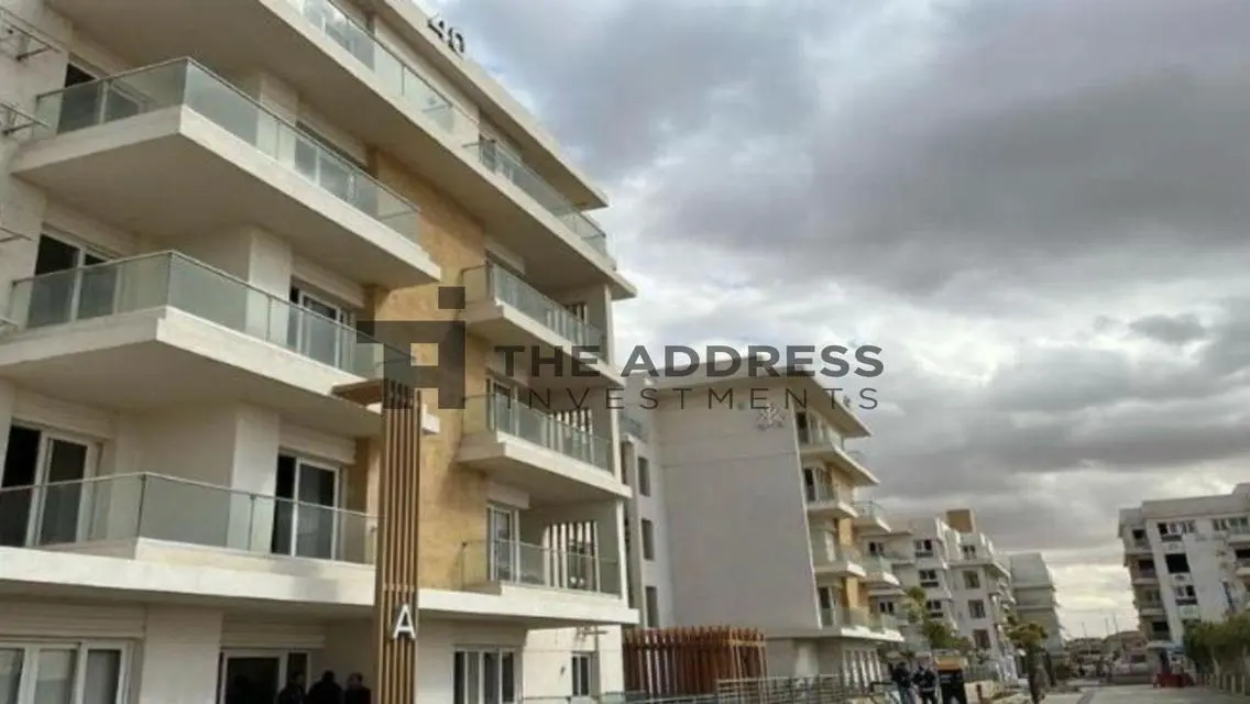 فيلا فاخرة بإطلالة جبلية جميلة