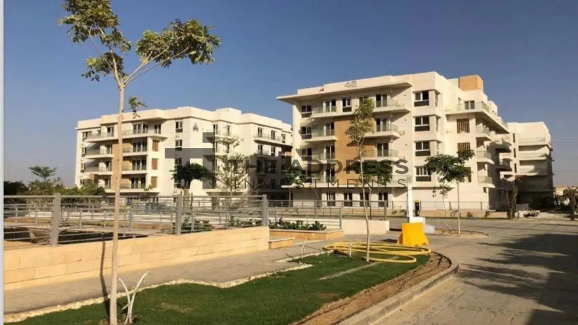 فيلا فاخرة بإطلالة جبلية جميلة