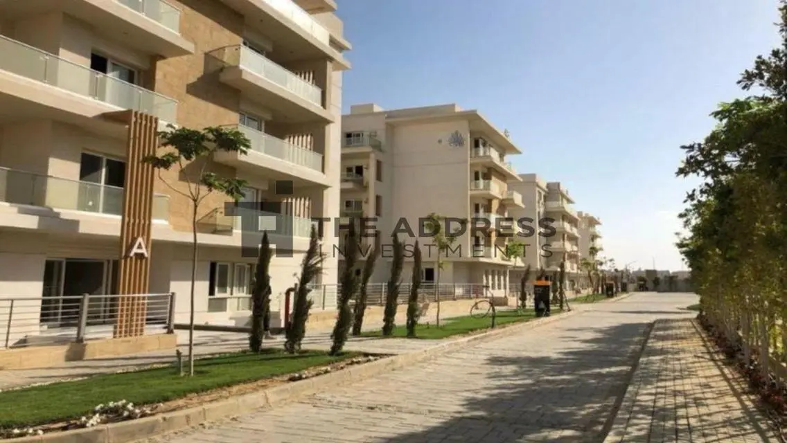 فيلا فاخرة بإطلالة جبلية جميلة