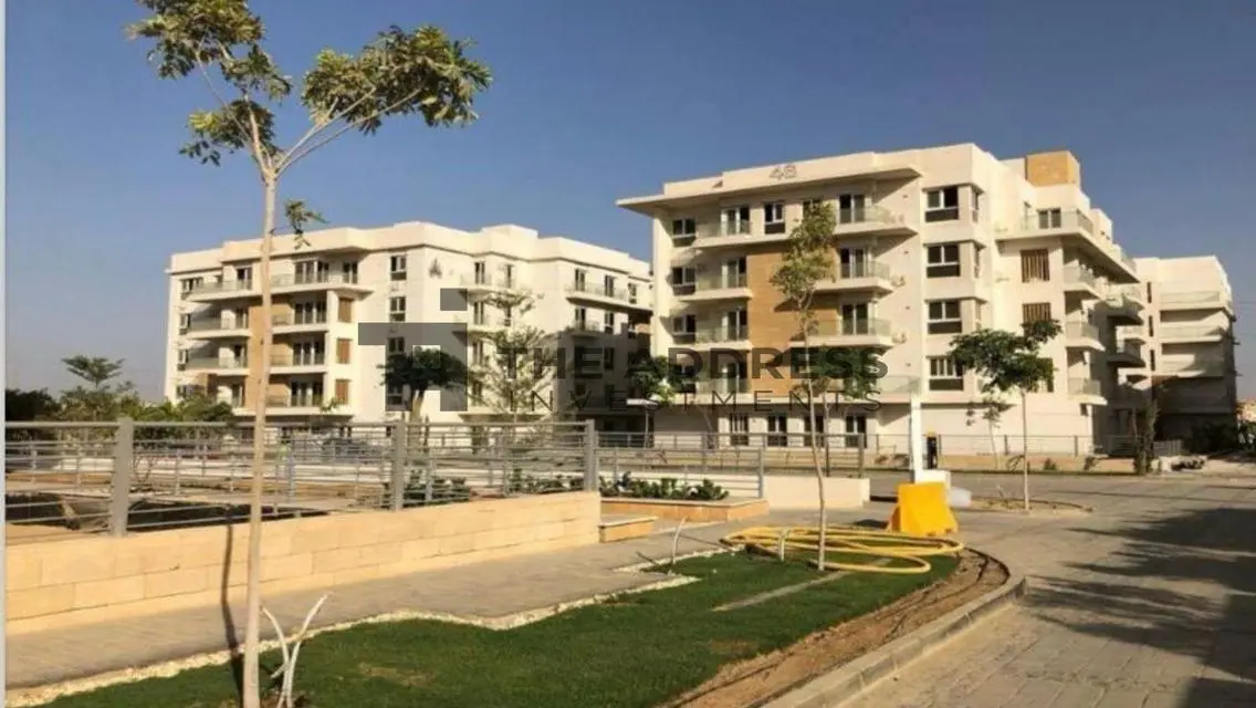 فيلا فاخرة بإطلالة جبلية جميلة