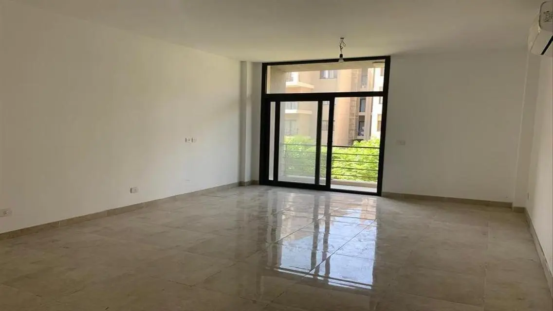 شقة فاخرة للبيع بمساحة واسعة
