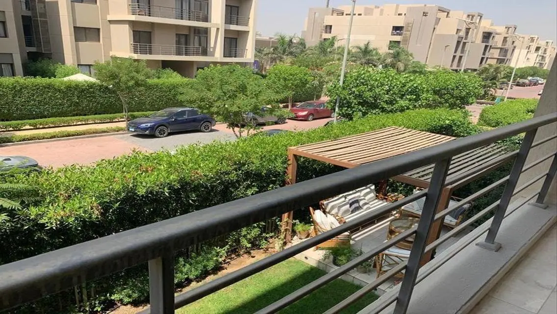 شقة فاخرة للبيع بمساحة واسعة