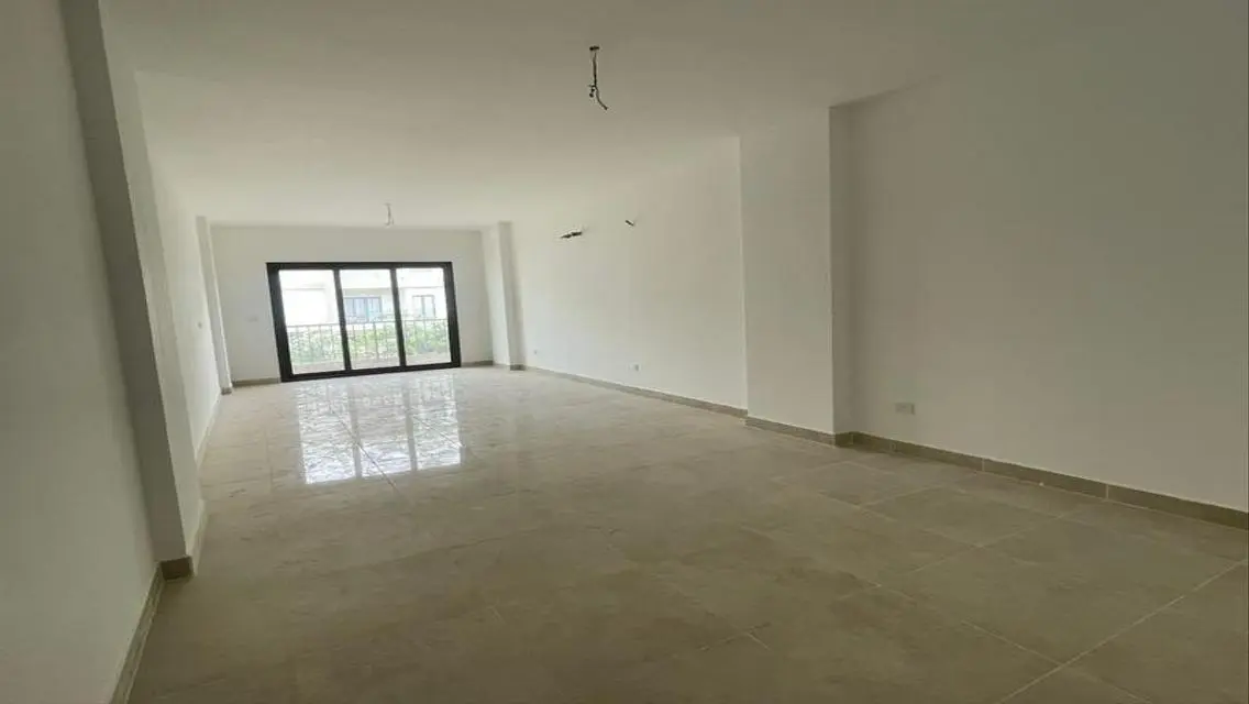 Luxury Apartment Overlooking Lakes