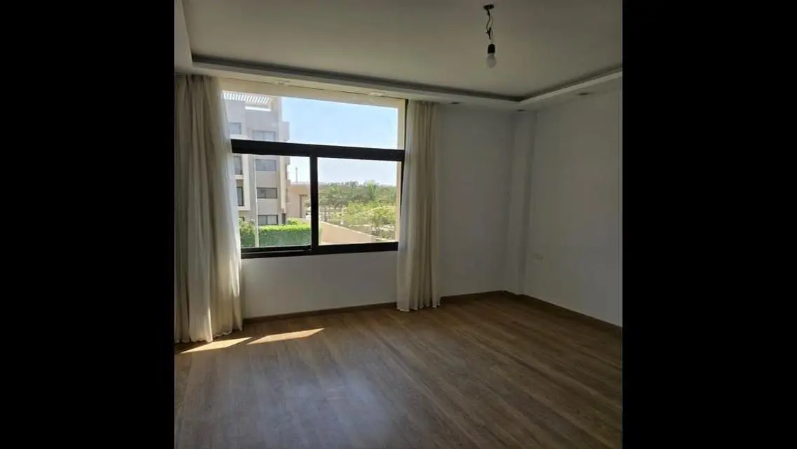 Luxury Apartment for Rent with Lake View