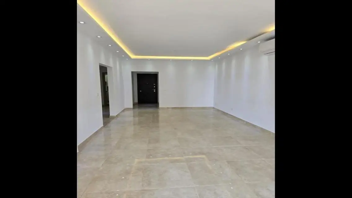 Luxury Apartment for Rent with Lake View
