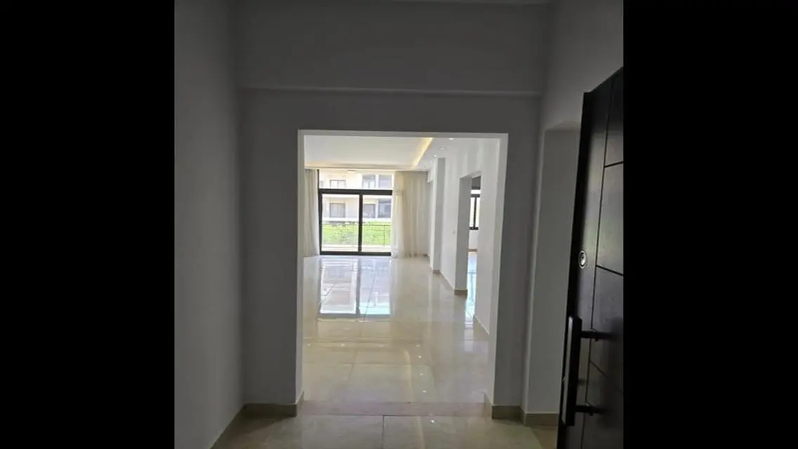 Luxury Apartment for Rent with Lake View
