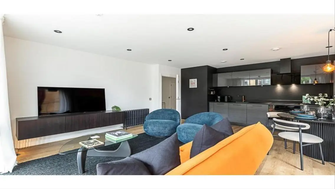Luxury Villa for Sale with Private Pool and Garden in the Heart of the City
