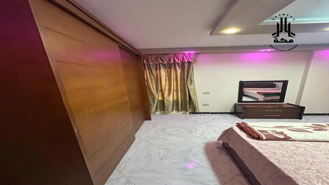 شقة رائعة للبيع في مجمع سكني مميز