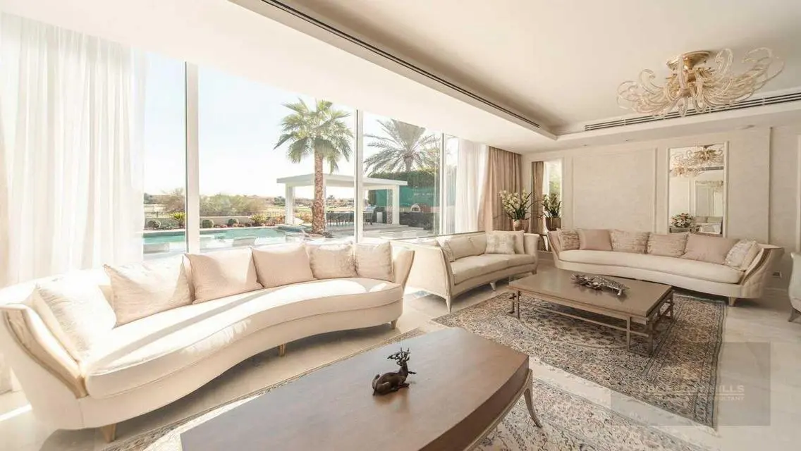 Luxury Apartment with Private Garden and Pool