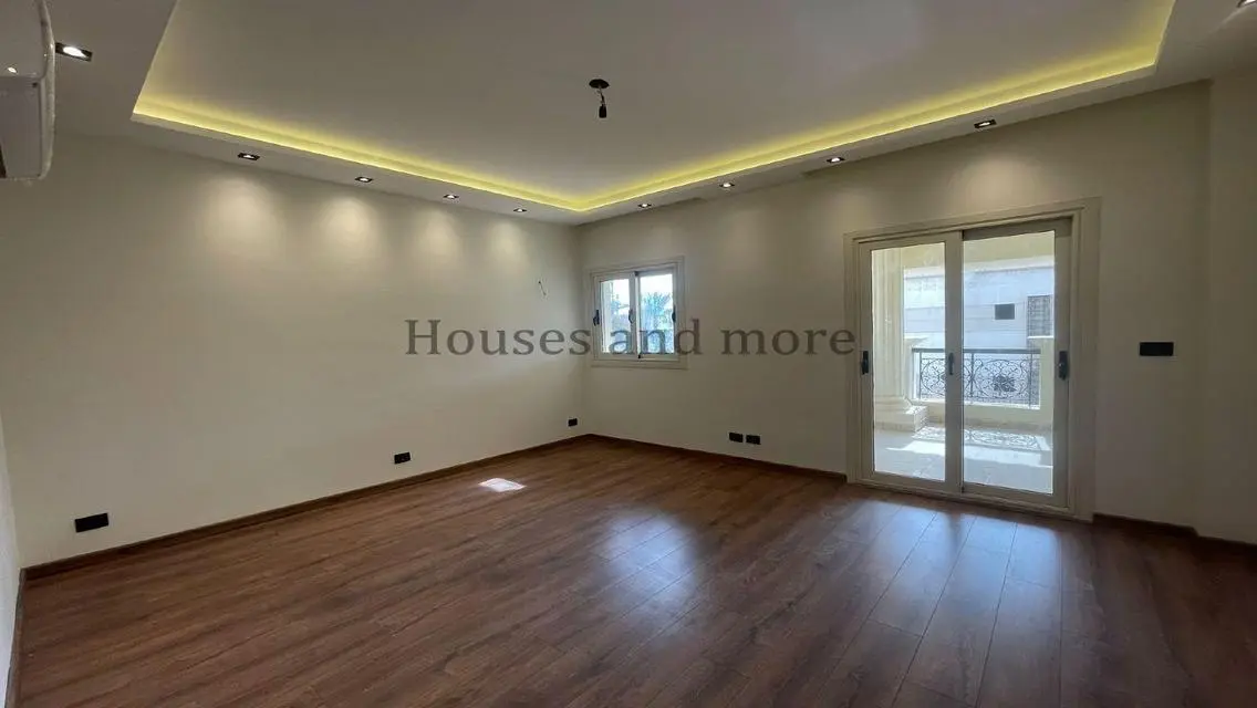 Luxury Villa for Sale, 480 Square Meters with Stunning Views