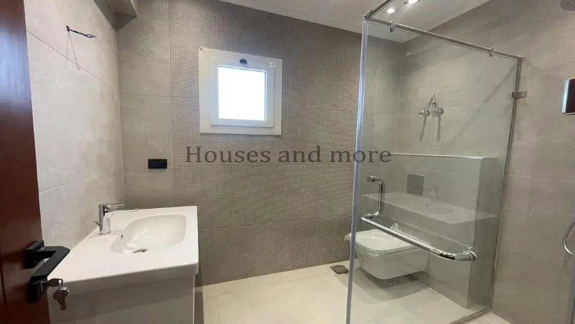 Luxury Villa for Sale, 480 Square Meters with Stunning Views