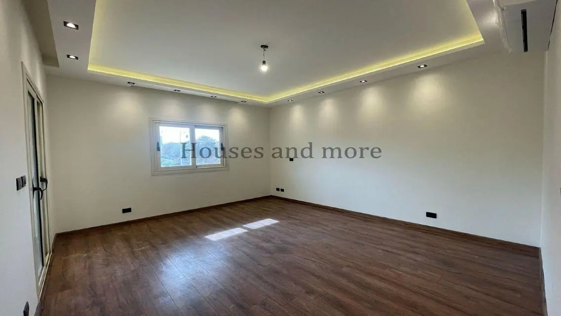 Luxury Villa for Sale, 480 Square Meters with Stunning Views