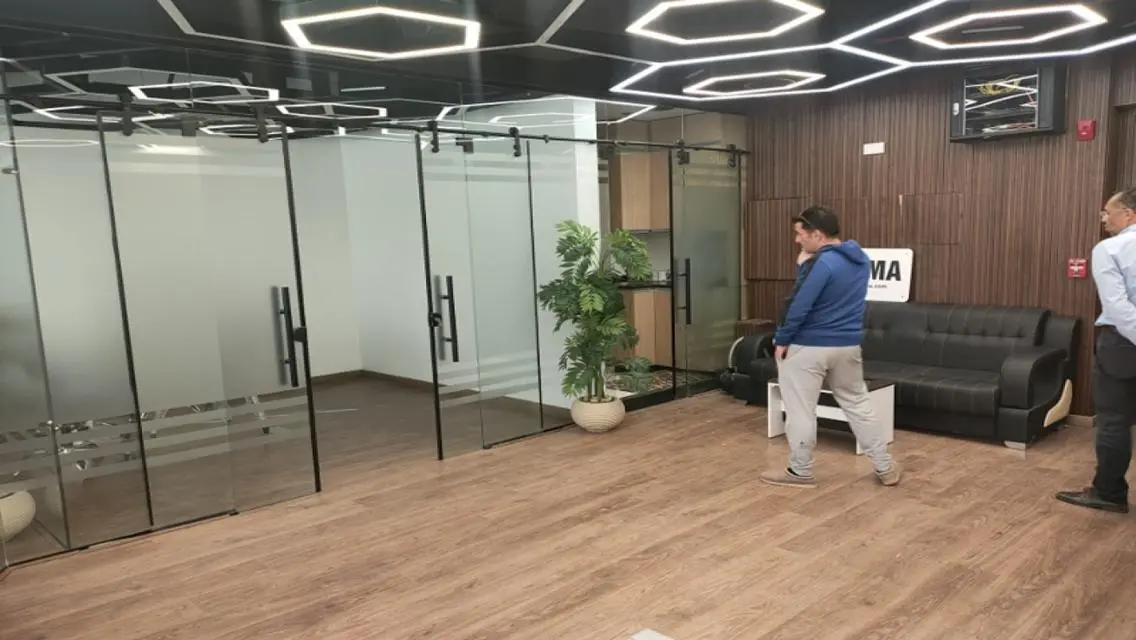 شقة مميزة بمساحة واسعة مع خدمات رائعة