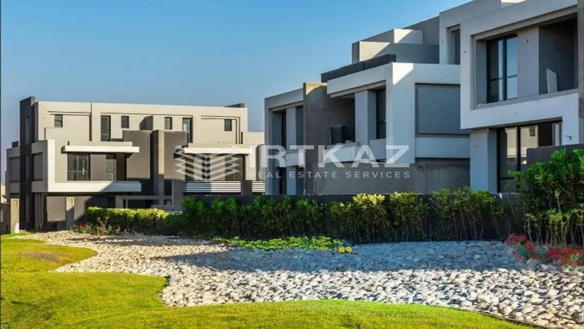 Luxurious Villa with Private Garden and Stunning Views