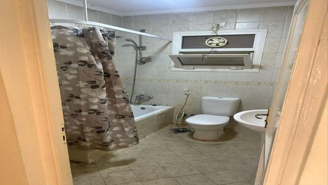 شقة فاخرة للإيجار في موقع متميز
