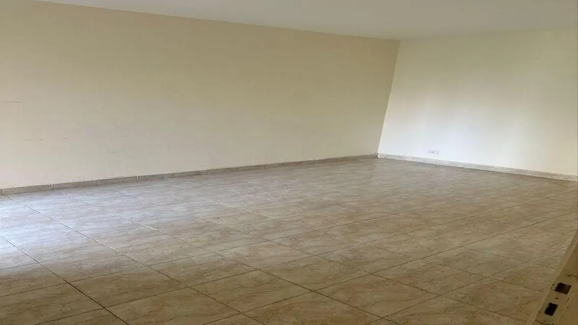 شقة فاخرة للإيجار في موقع متميز