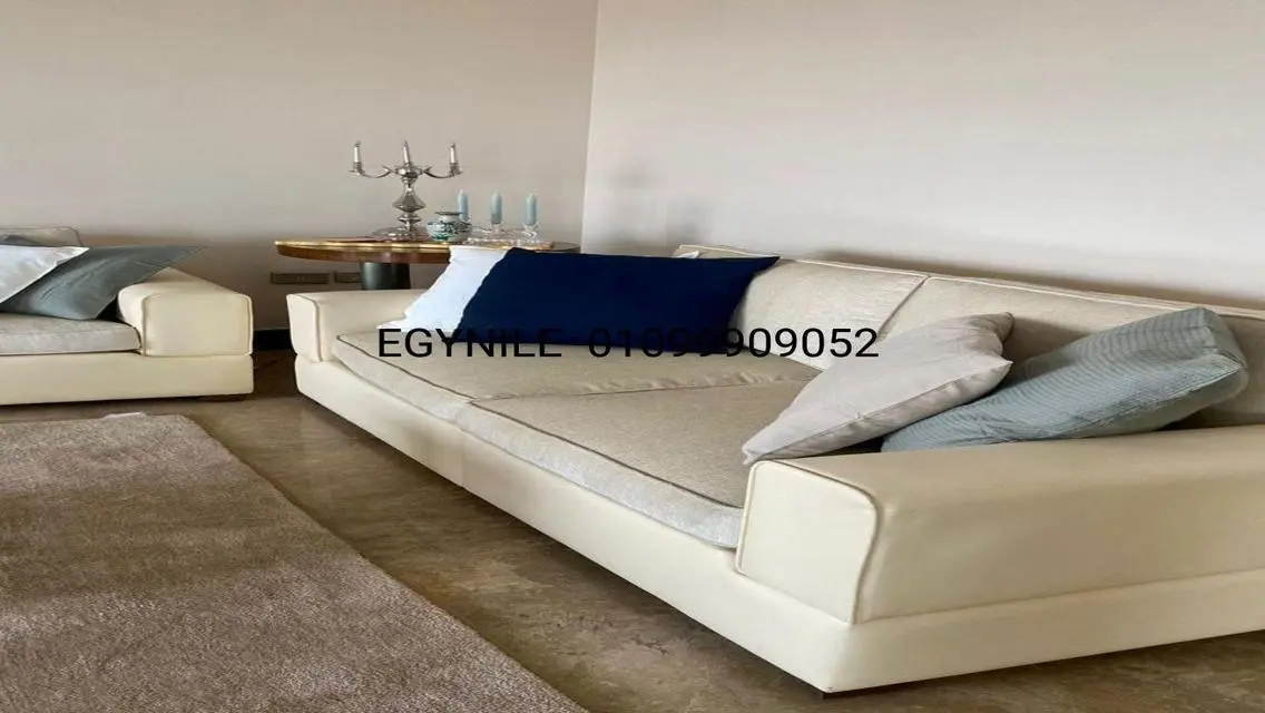 شقة كبيرة بإطلالة على النيل للبيع في الزمالك