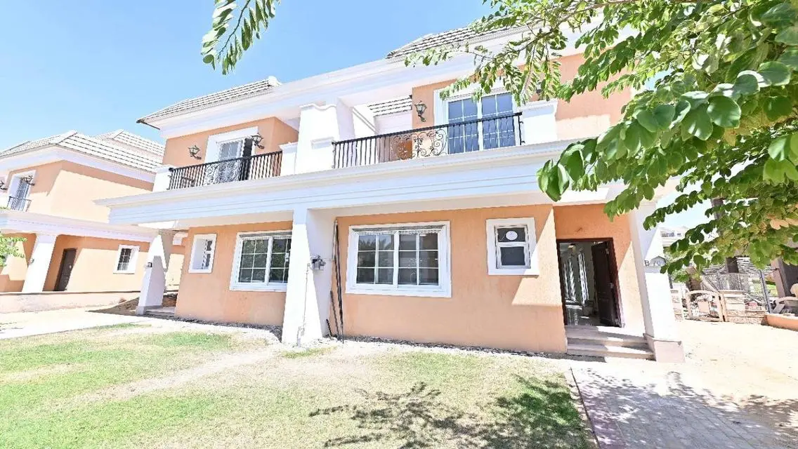 Luxurious Apartment for Sale with Ample Space