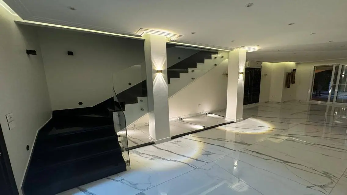 Luxurious Apartment for Sale with Ample Space