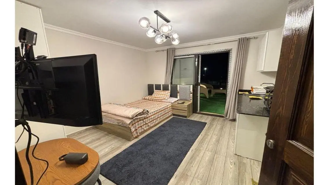 Luxury Apartment with Central Air Conditioning in the Heart of the City