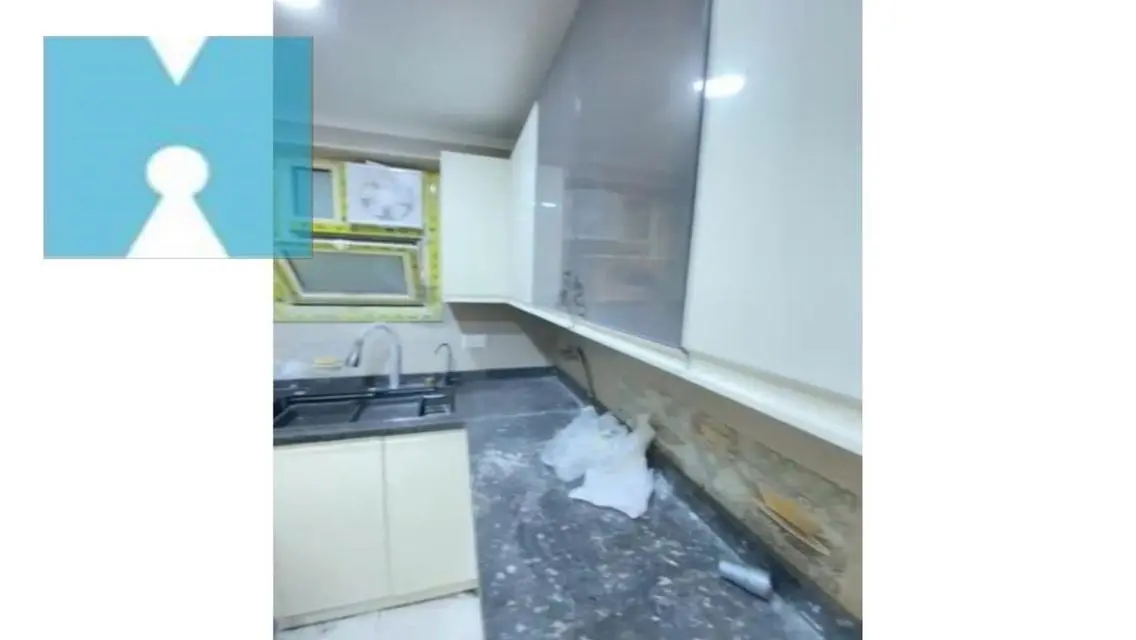 شقة فاخرة مع مسبح خاص في موقع متميز