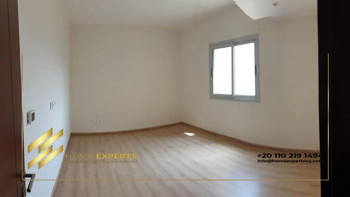 For Sale: Apartment with 2043 square meters