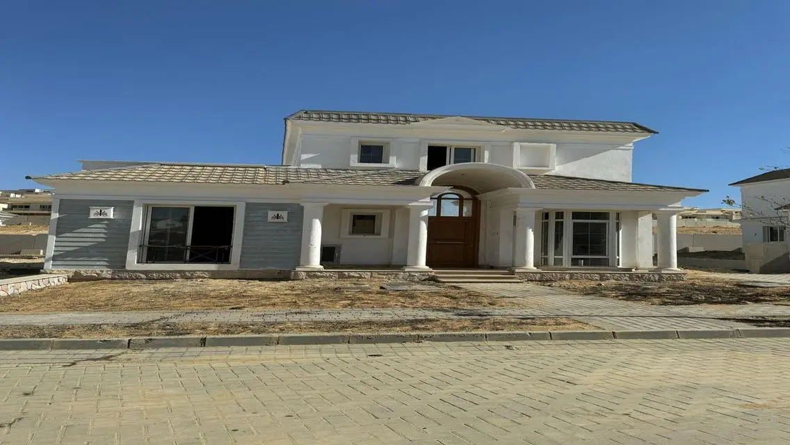 Luxury Villa with Private Garden and Shared Gym