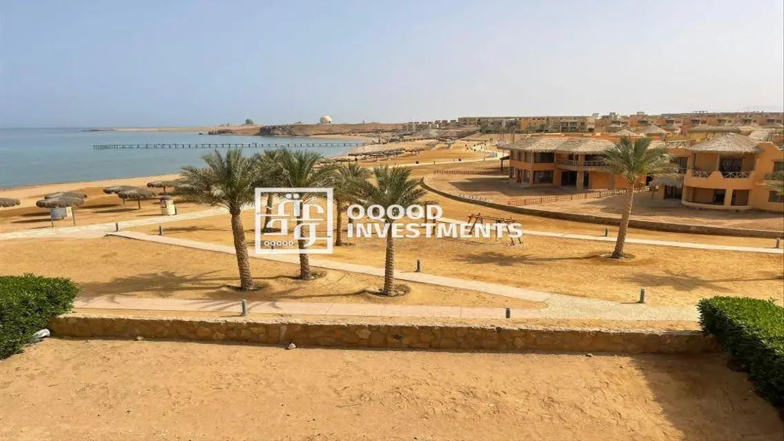 فيلا فاخرة مع حديقة خاصة ومسبح بسعر 4,300,000